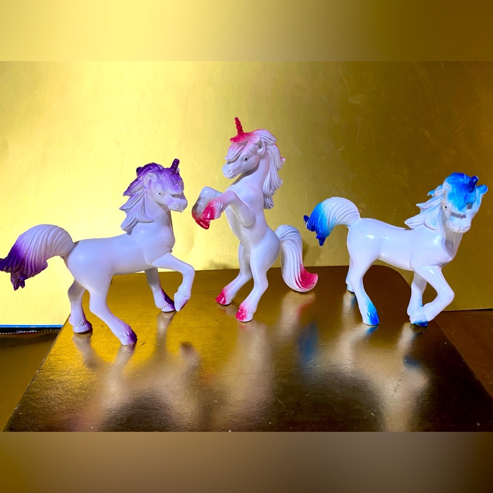 MYSTICAL UNICORN 80’s BUNDLE OF 3 CUTE UNICORNS SOLID PVC/VINYL TYPE 4.25”-5.25”